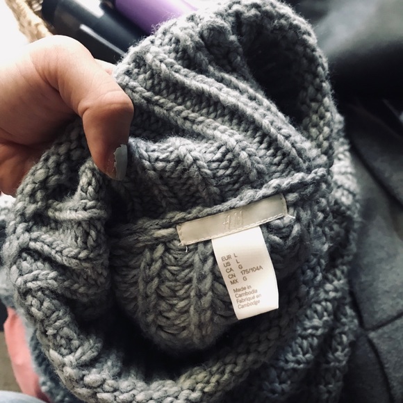 H&M Chunky Knit Turtleneck Sweater - Picture 5 of 5